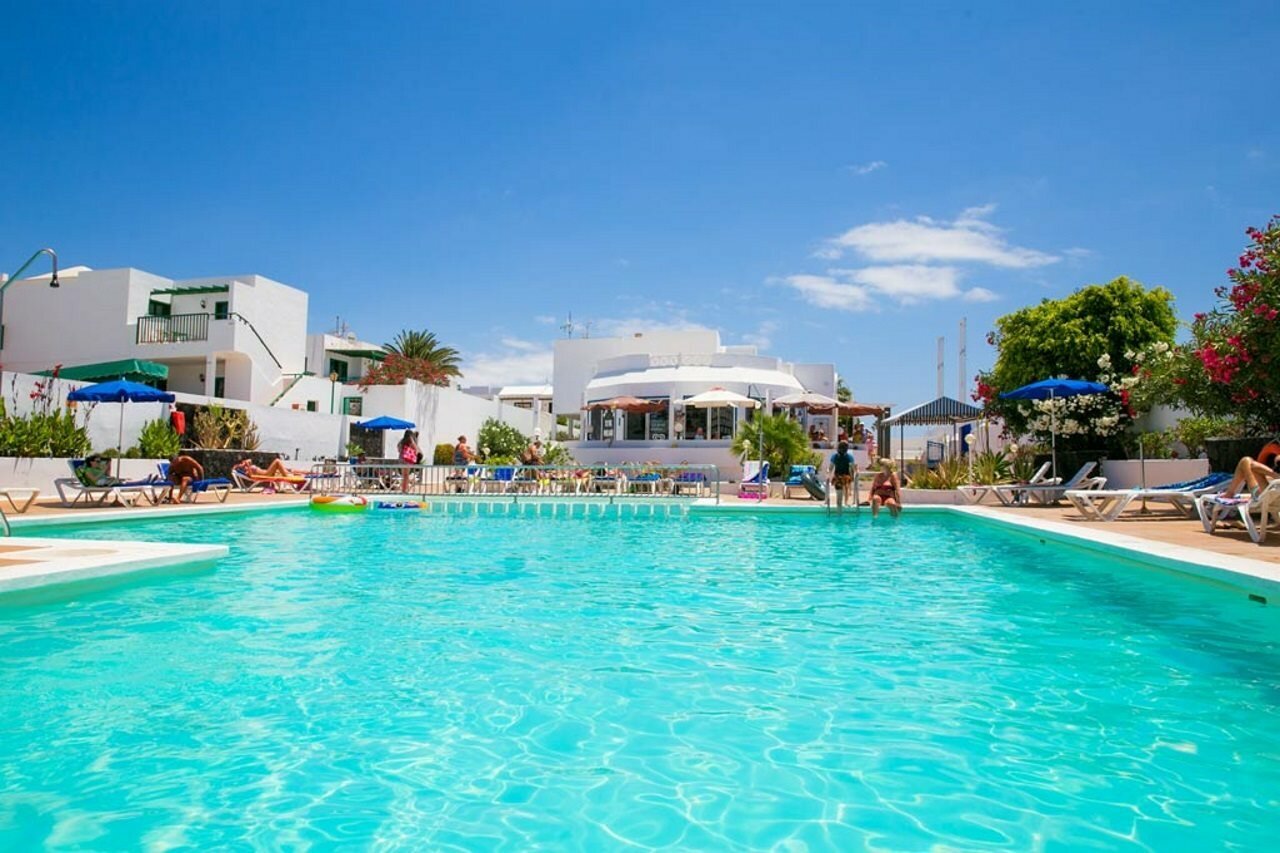 Фото Apartamentos Livvo Oasis