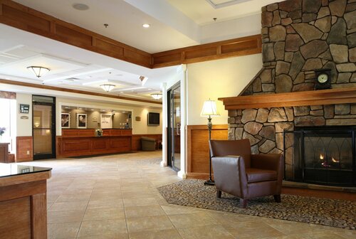 Гостиница Holiday Inn Burlington, an Ihg Hotel в Берлингтоне