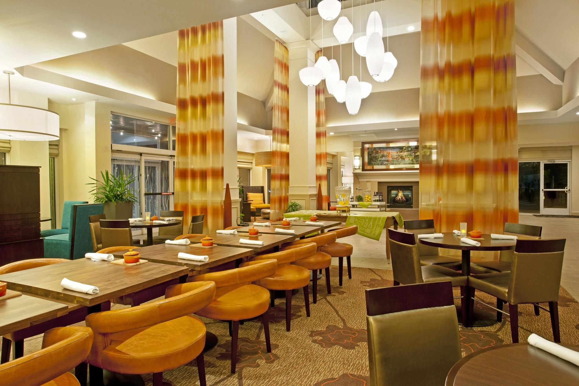 Фото Hilton Garden Inn Fort Collins