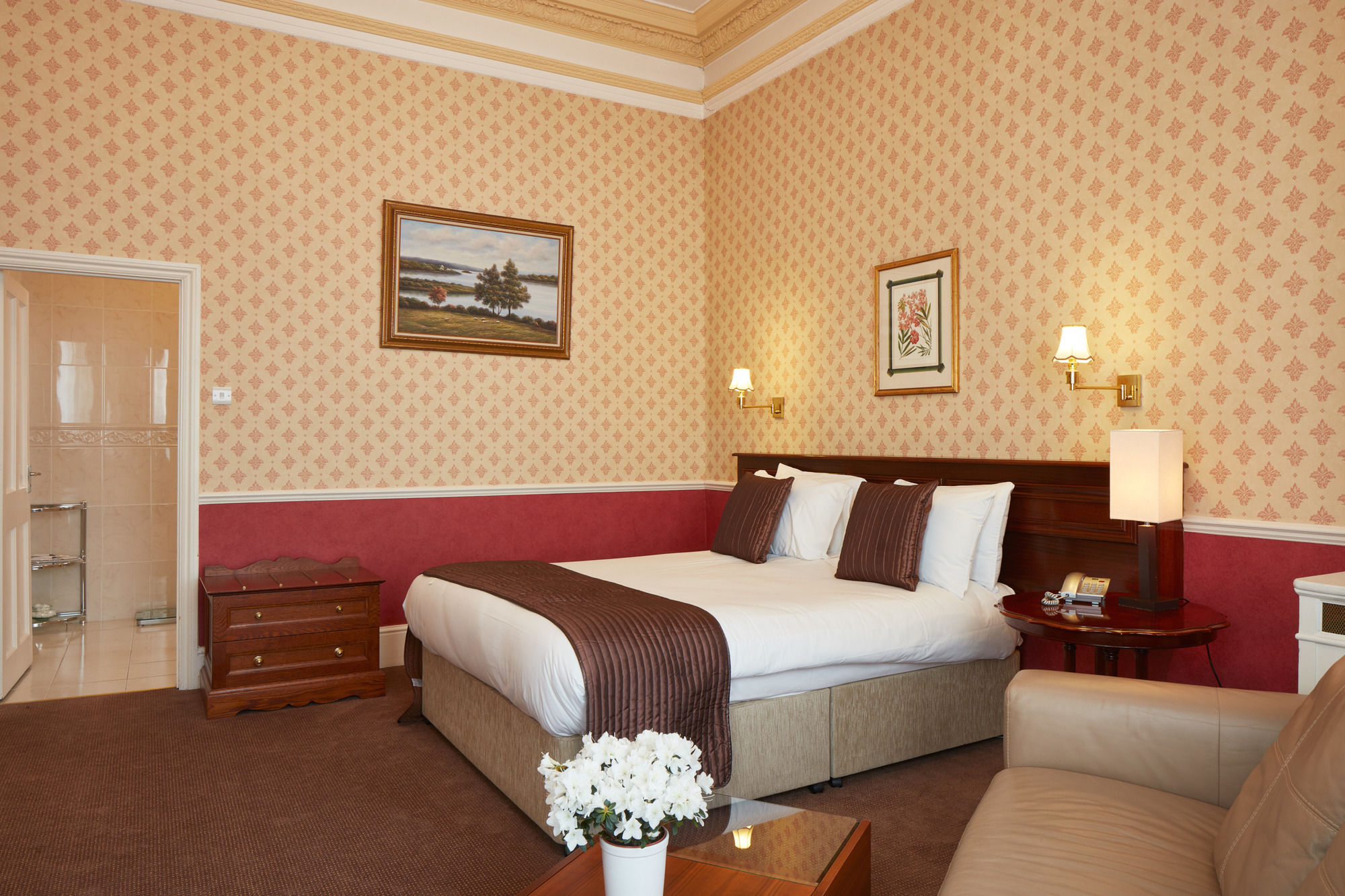 Фото The Diplomat Hotel