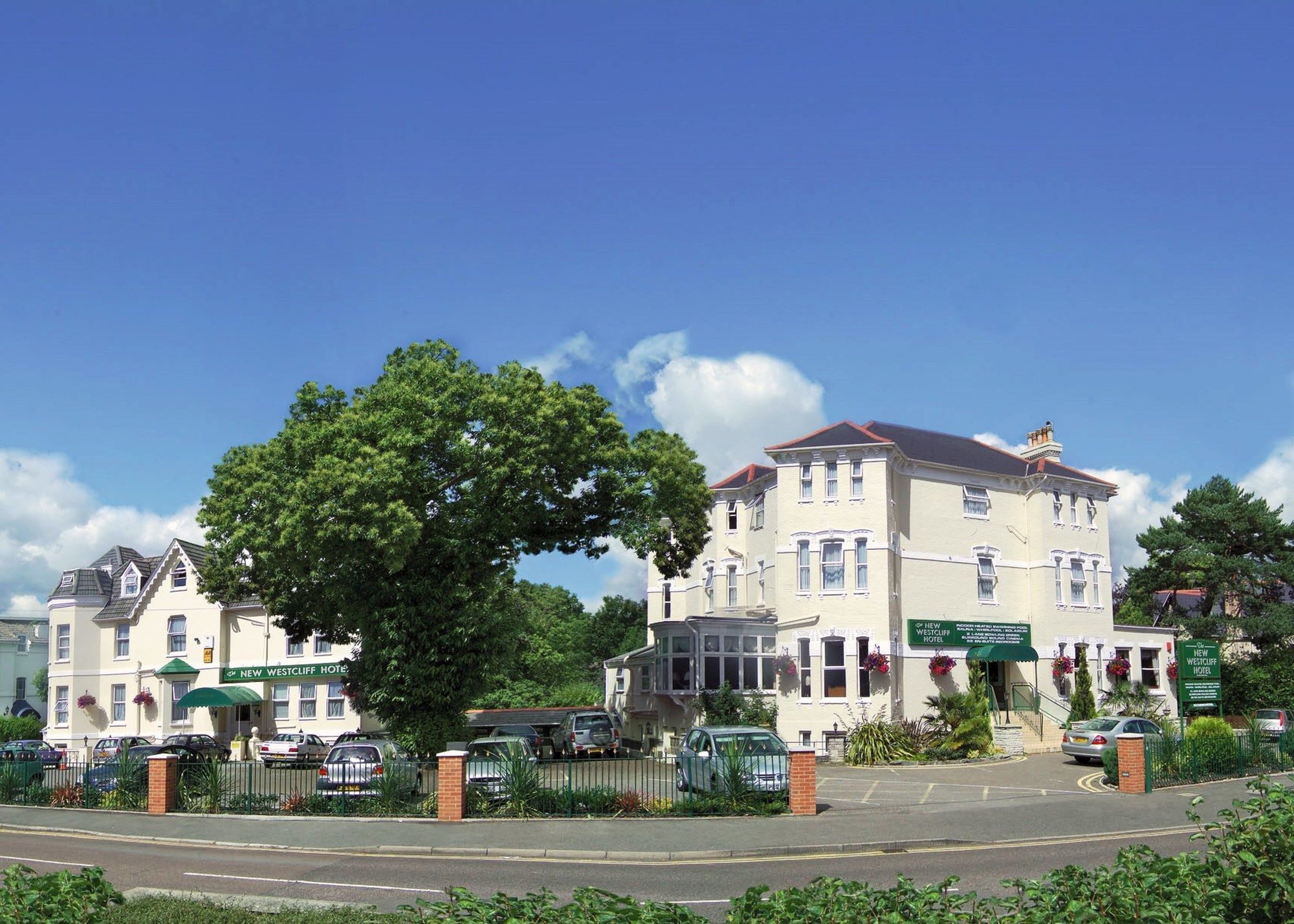 Фото New Westcliff Hotel
