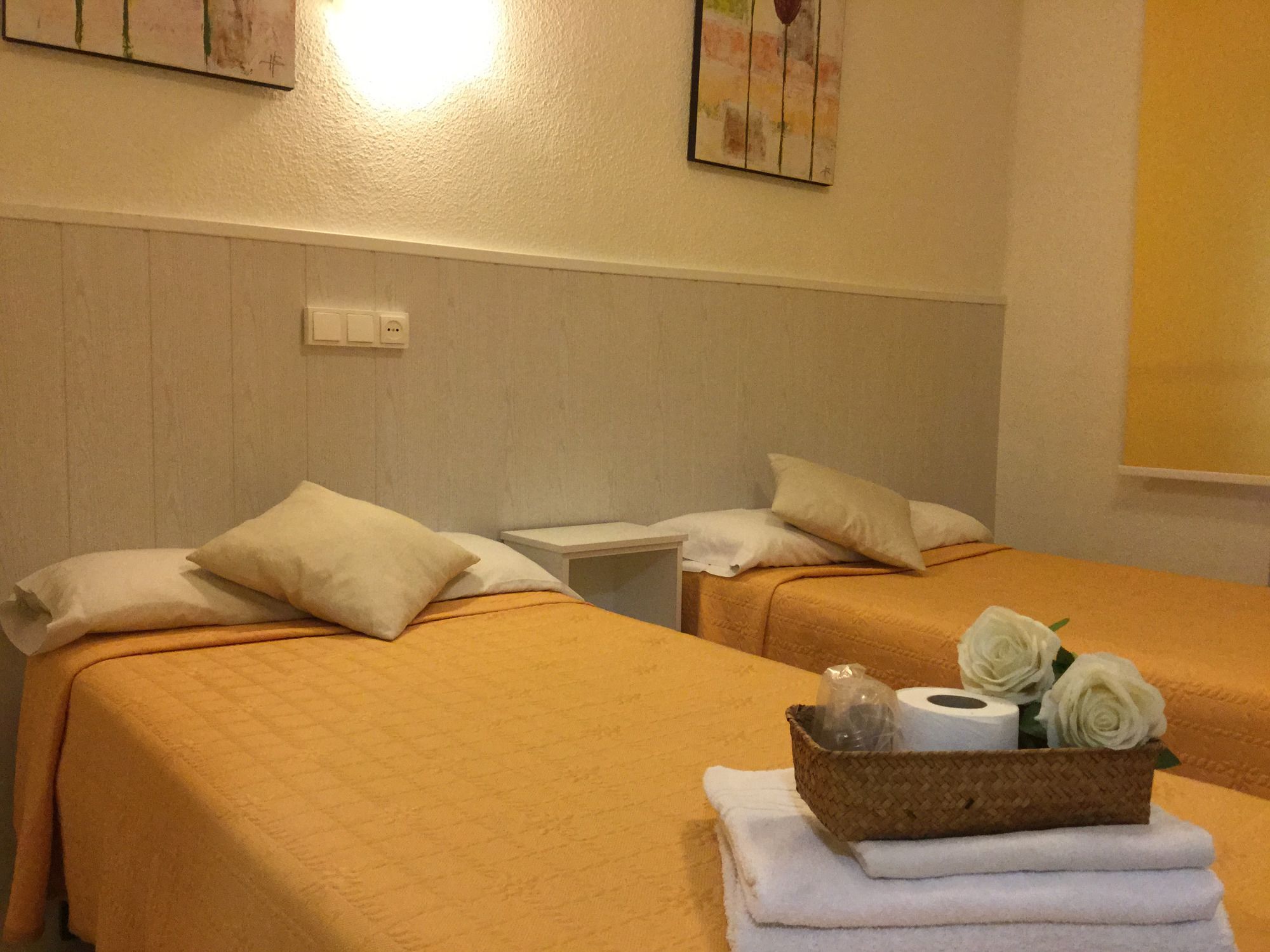 Фото Hostal Albero by gaiarooms