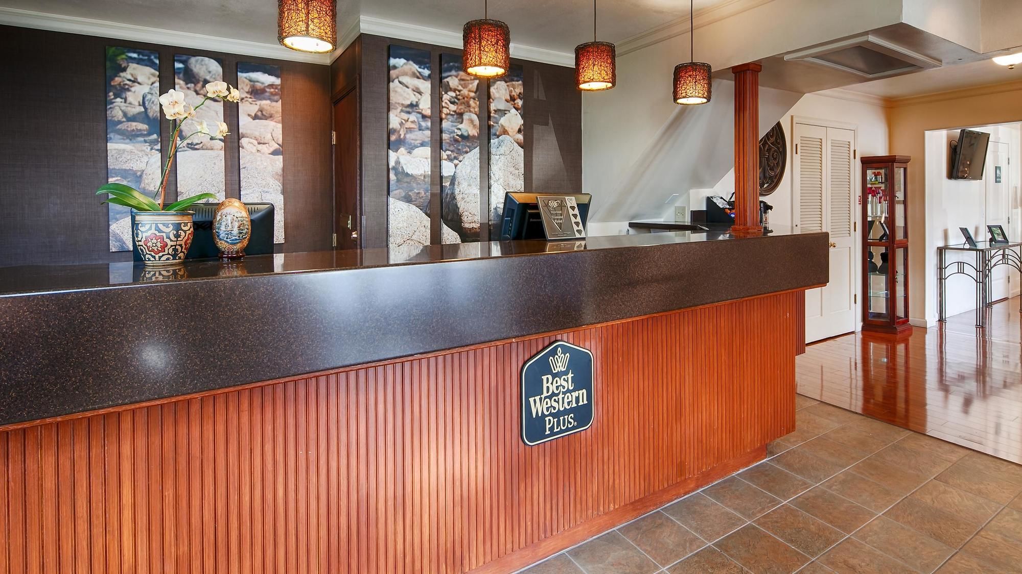 Фото Best Western Plus Northwoods Inn