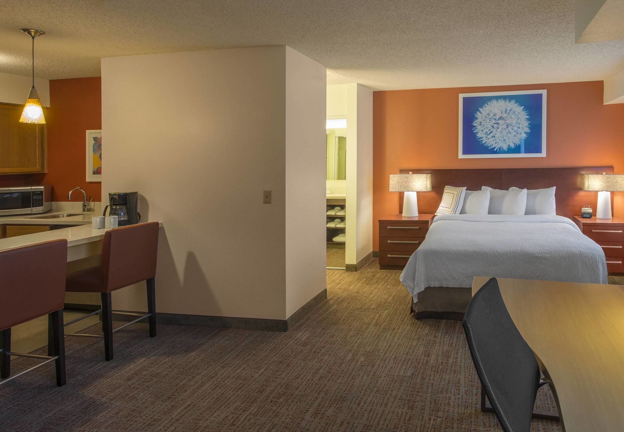 Фото Residence Inn by Marriott Indianapolis Airport