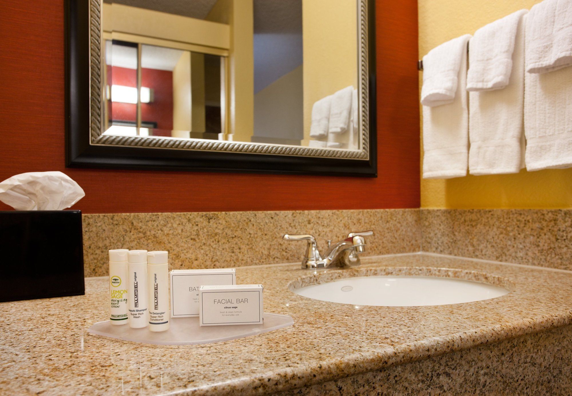 Фото Courtyard by Marriott San Diego Sorrento Valley