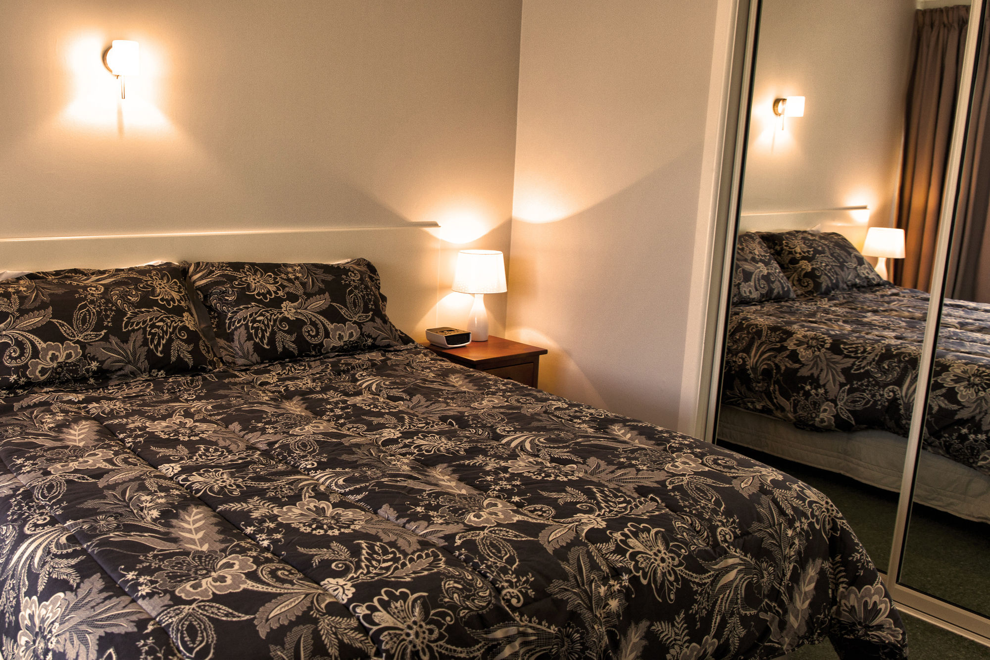 Фото Ashleigh Court Motel