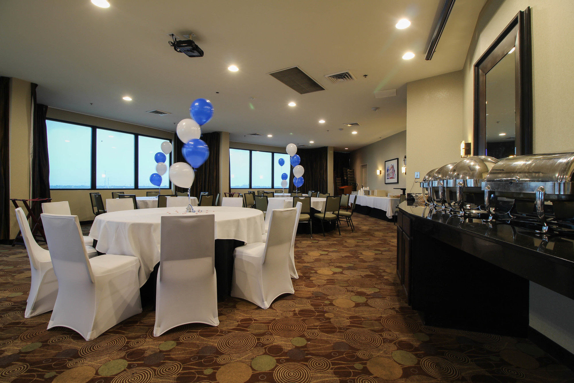 Фото Holiday Inn New Orleans West Bank Tower, an Ihg Hotel