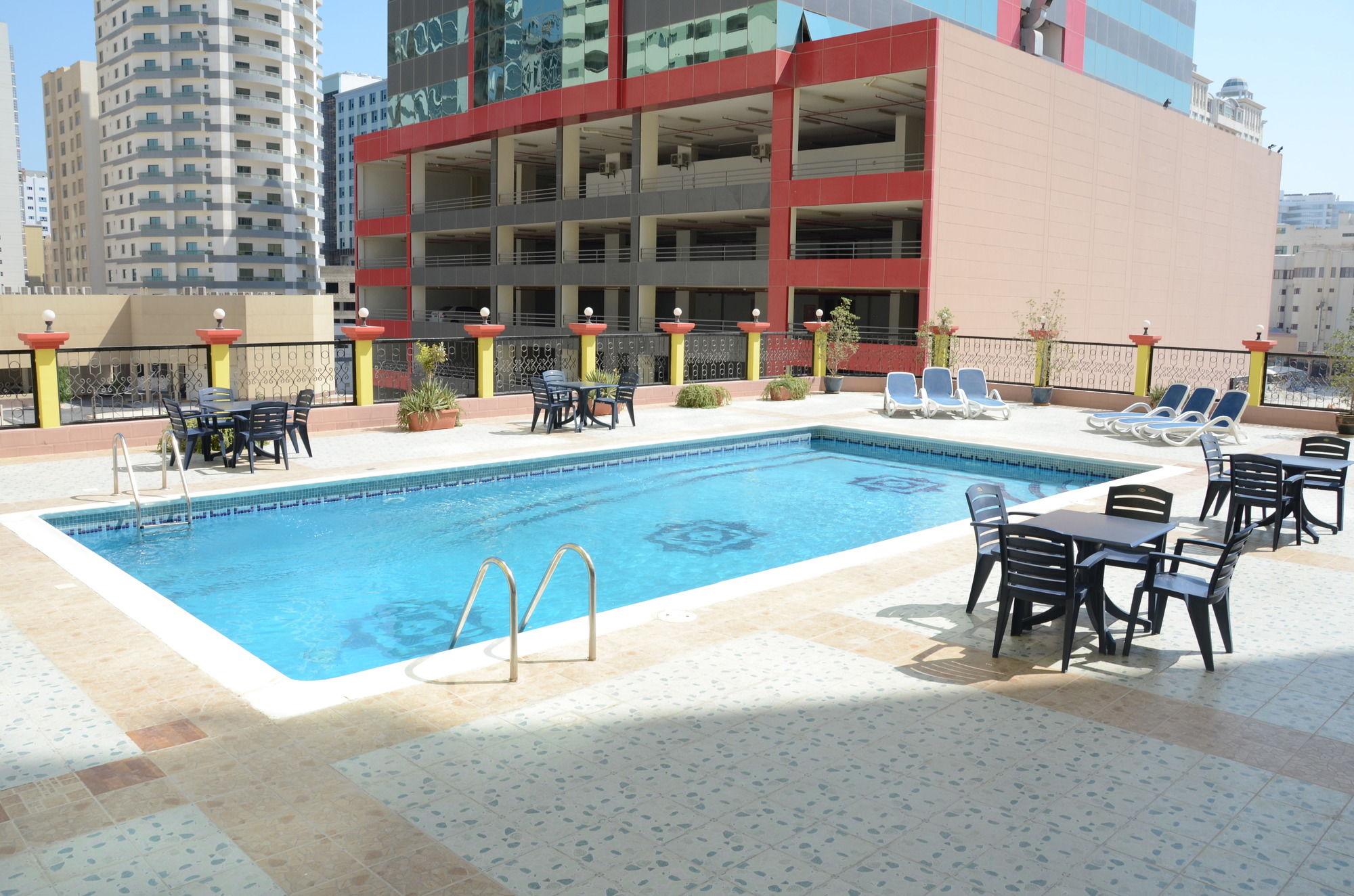 Фото Pars International Hotel