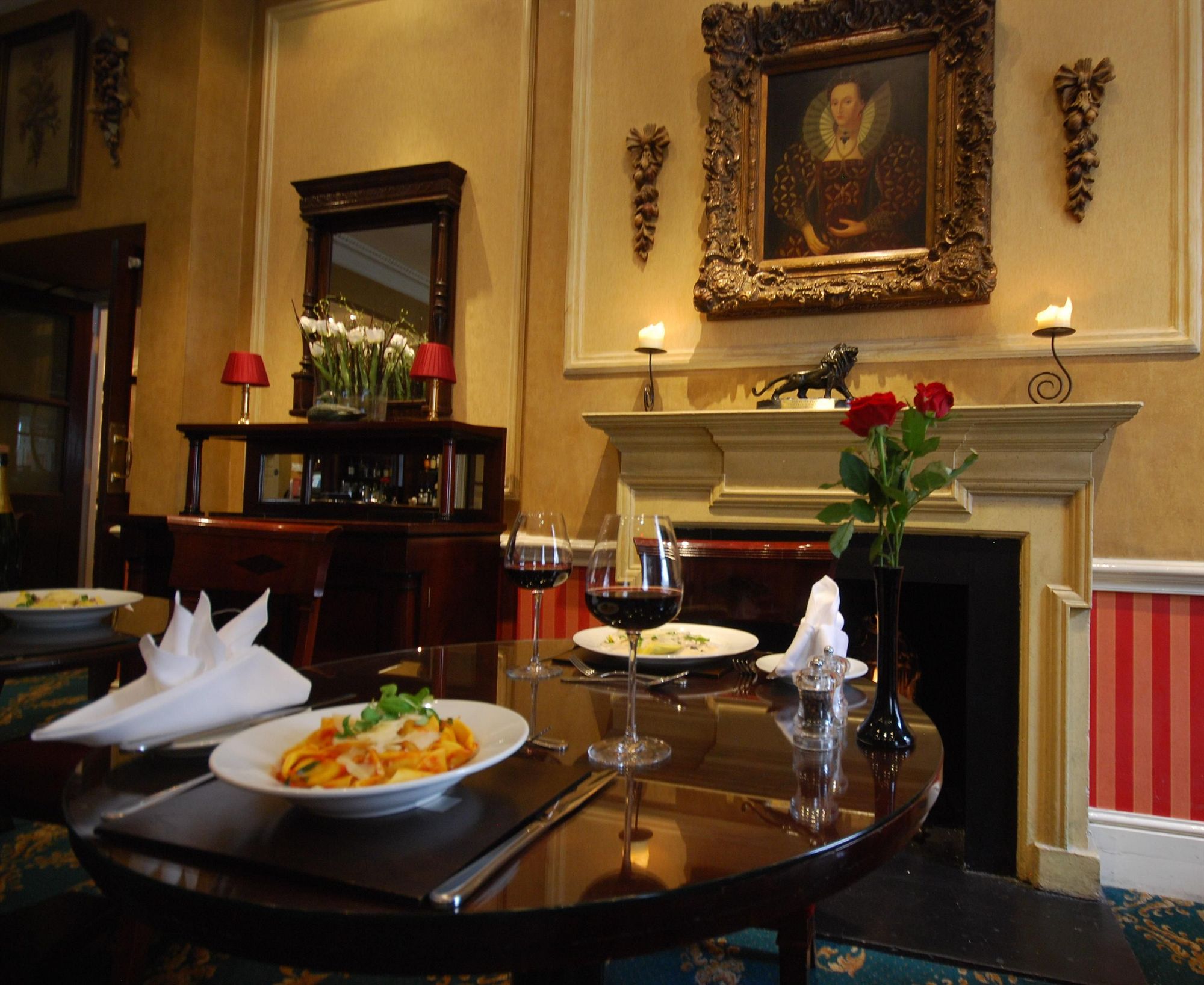 Фото The Leonard Hotel