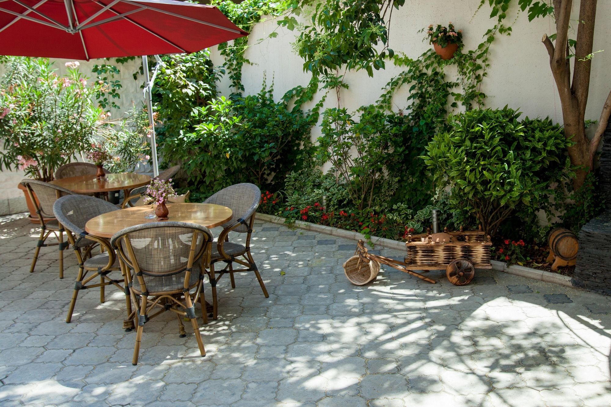 Фото Rustaveli Palace