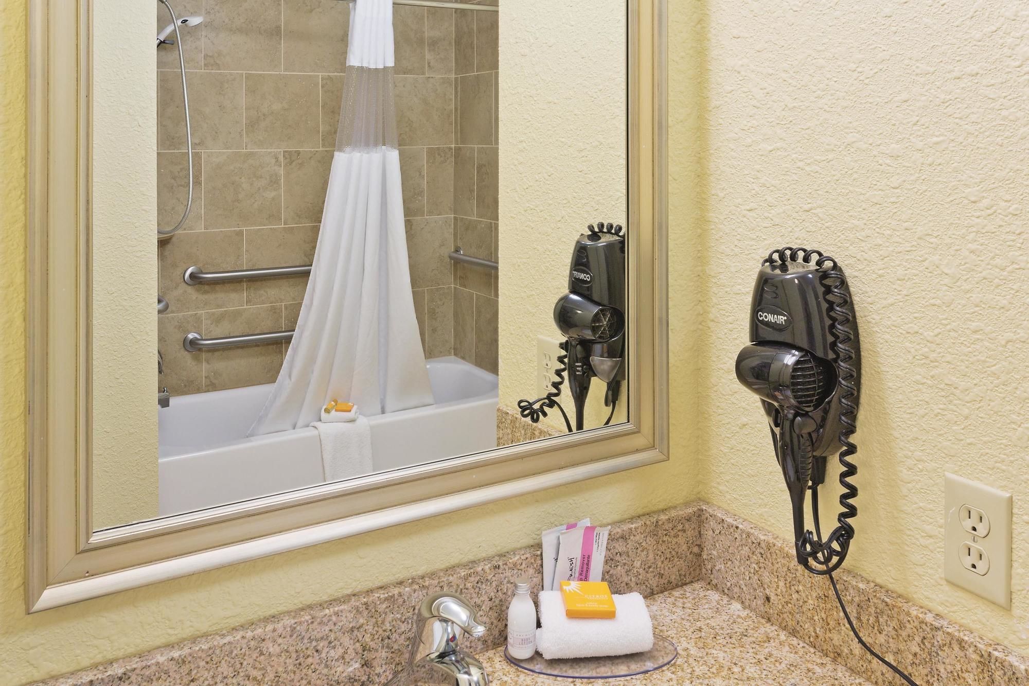 Фото Highland Suites