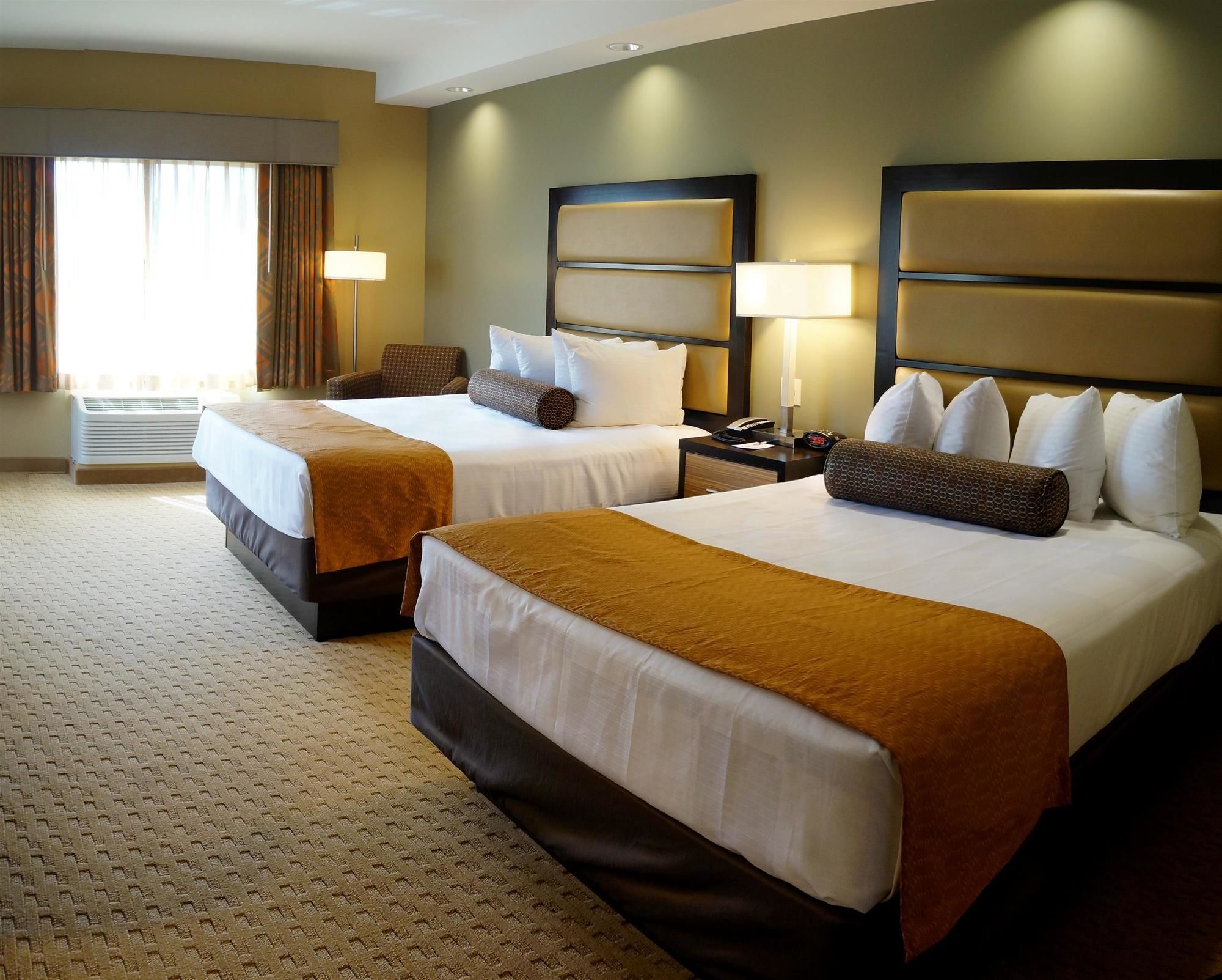 Фото Best Western Plus College Park Hotel