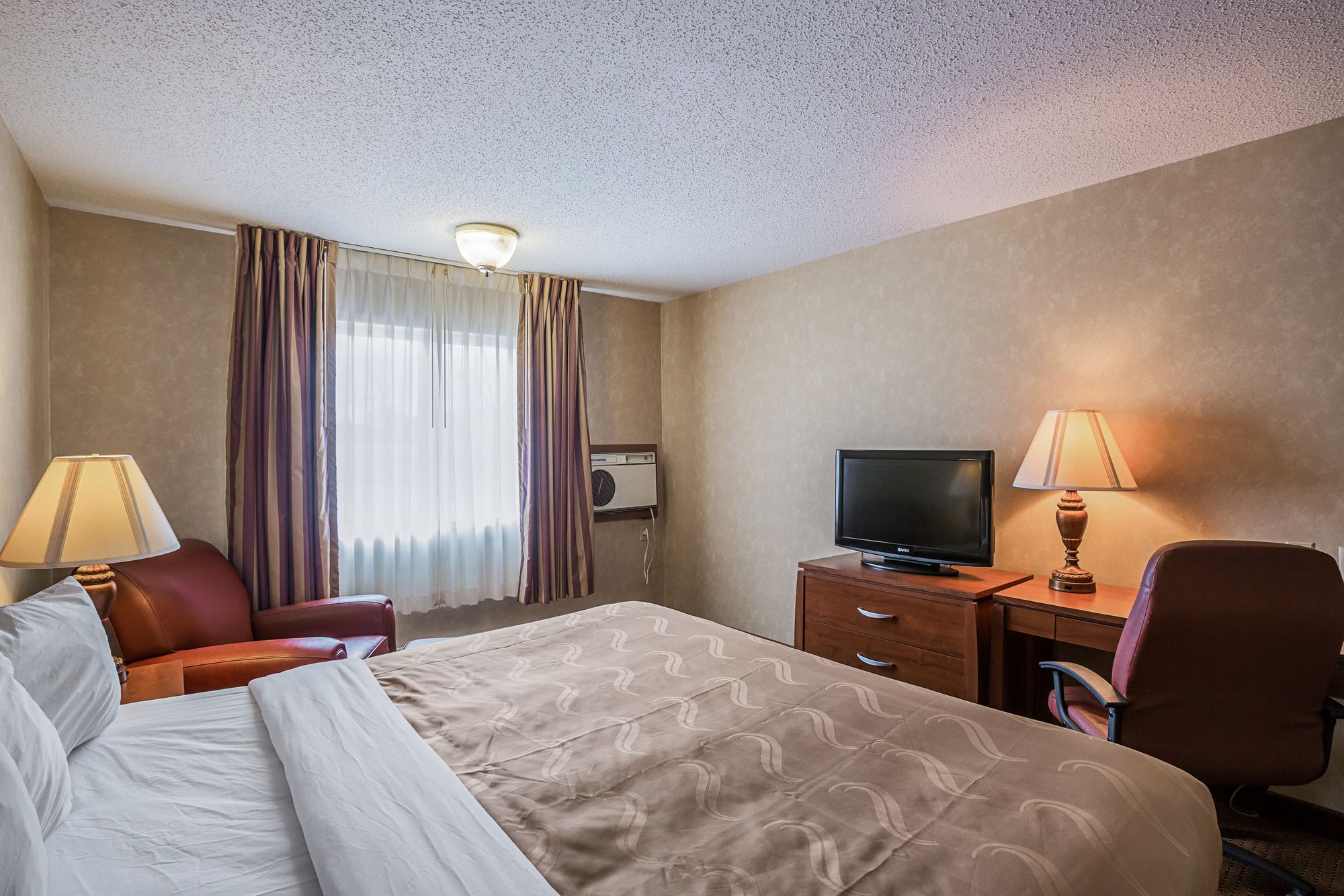 Фото Quality Inn Mitchell