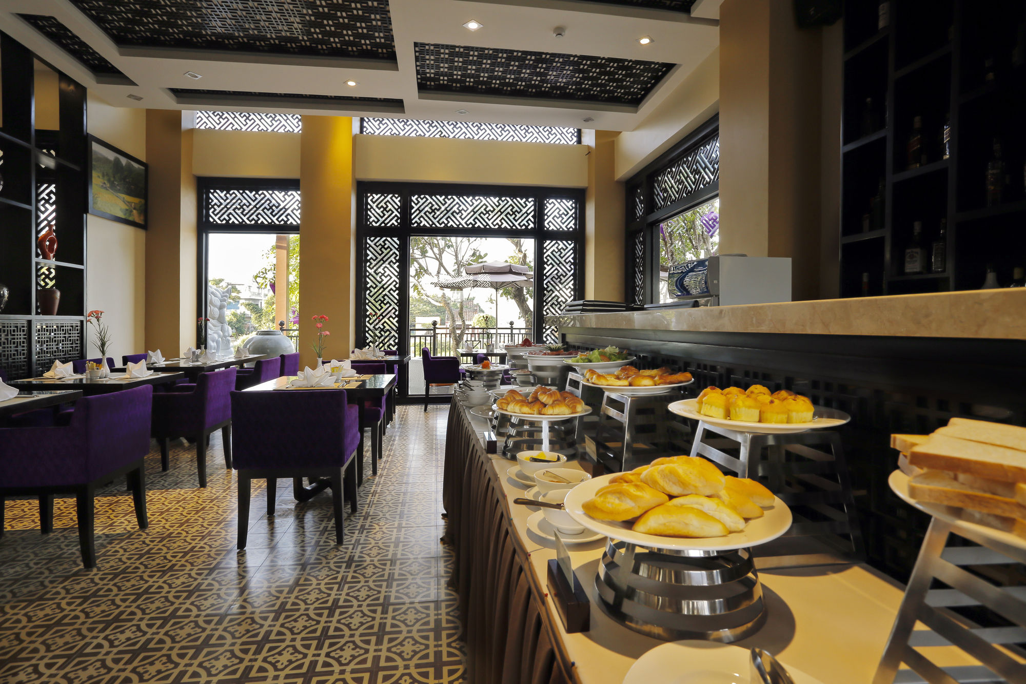 Фото Royal Riverside Hoi An Hotel