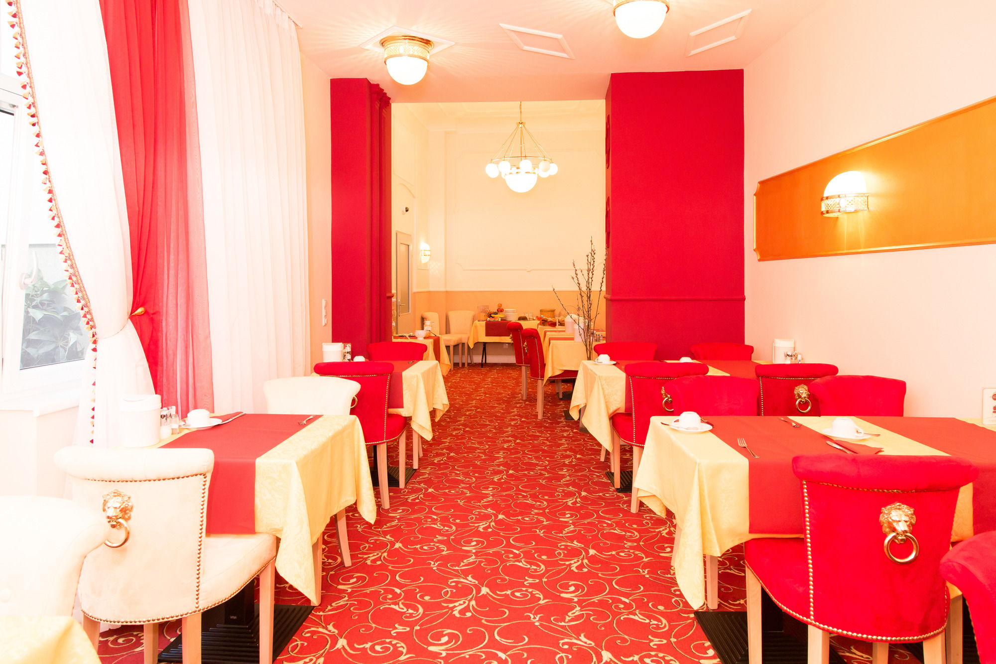 Фото Odeon Hotel