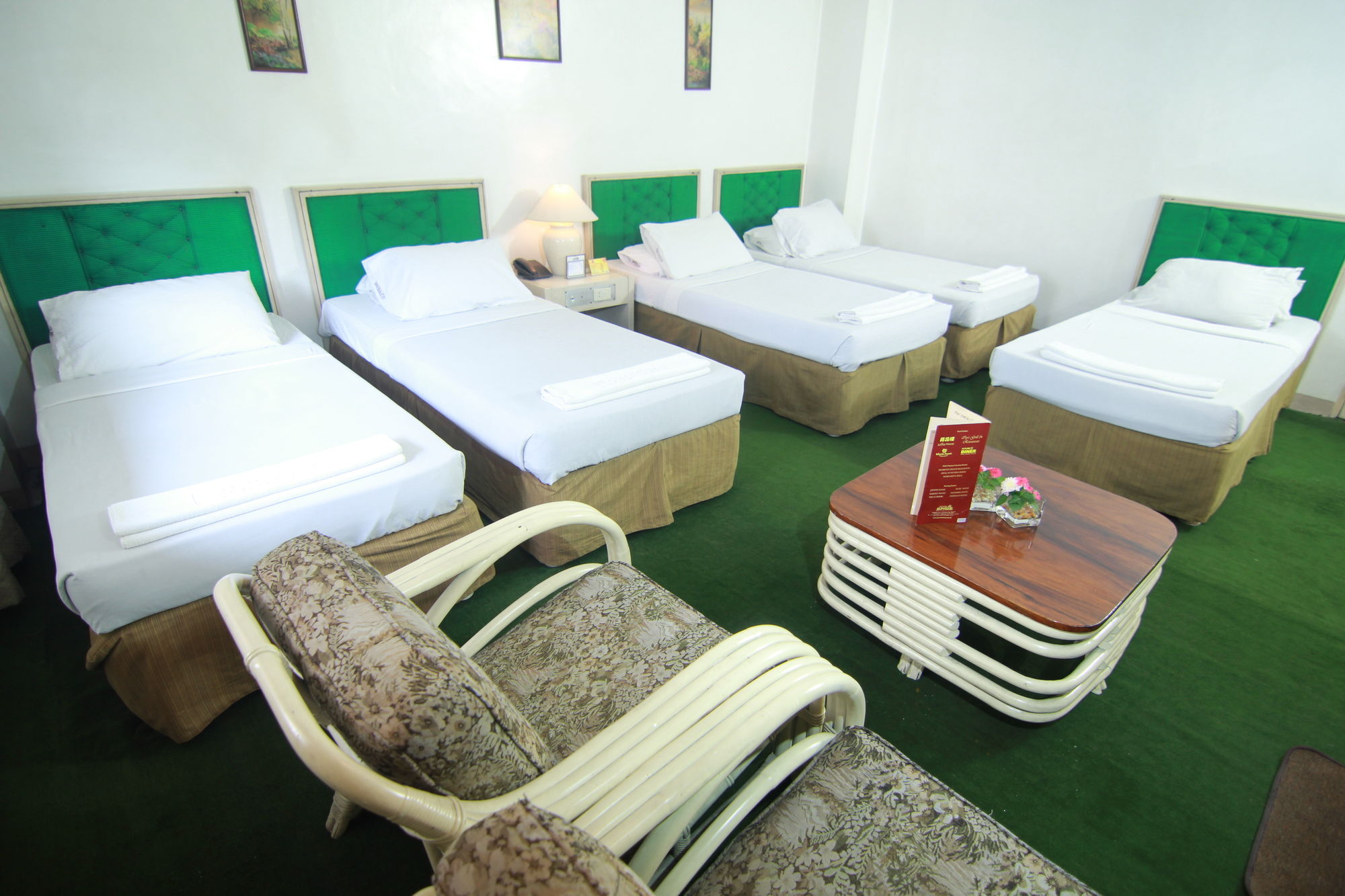 Фото Hotel Supreme