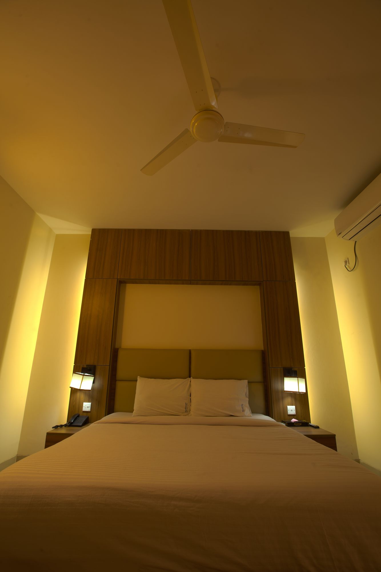 Фото Neeshorgo Hotel And Resort Ltd