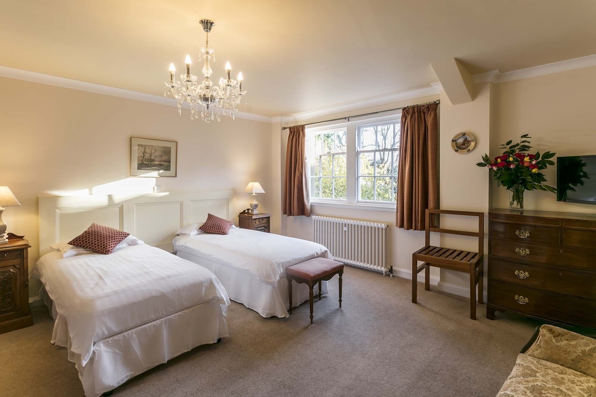 Фото Ednam House Hotel