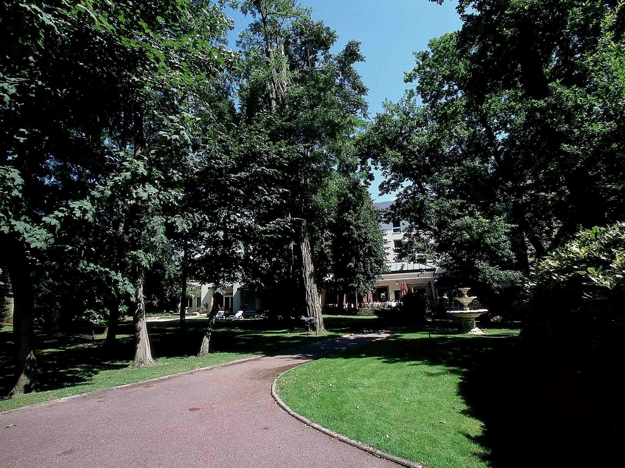 Фото Mercure Château Fontainebleau Demeures de Campagne