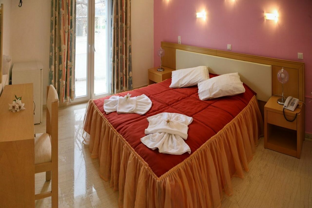 Фото Theofilos Classic Hotel