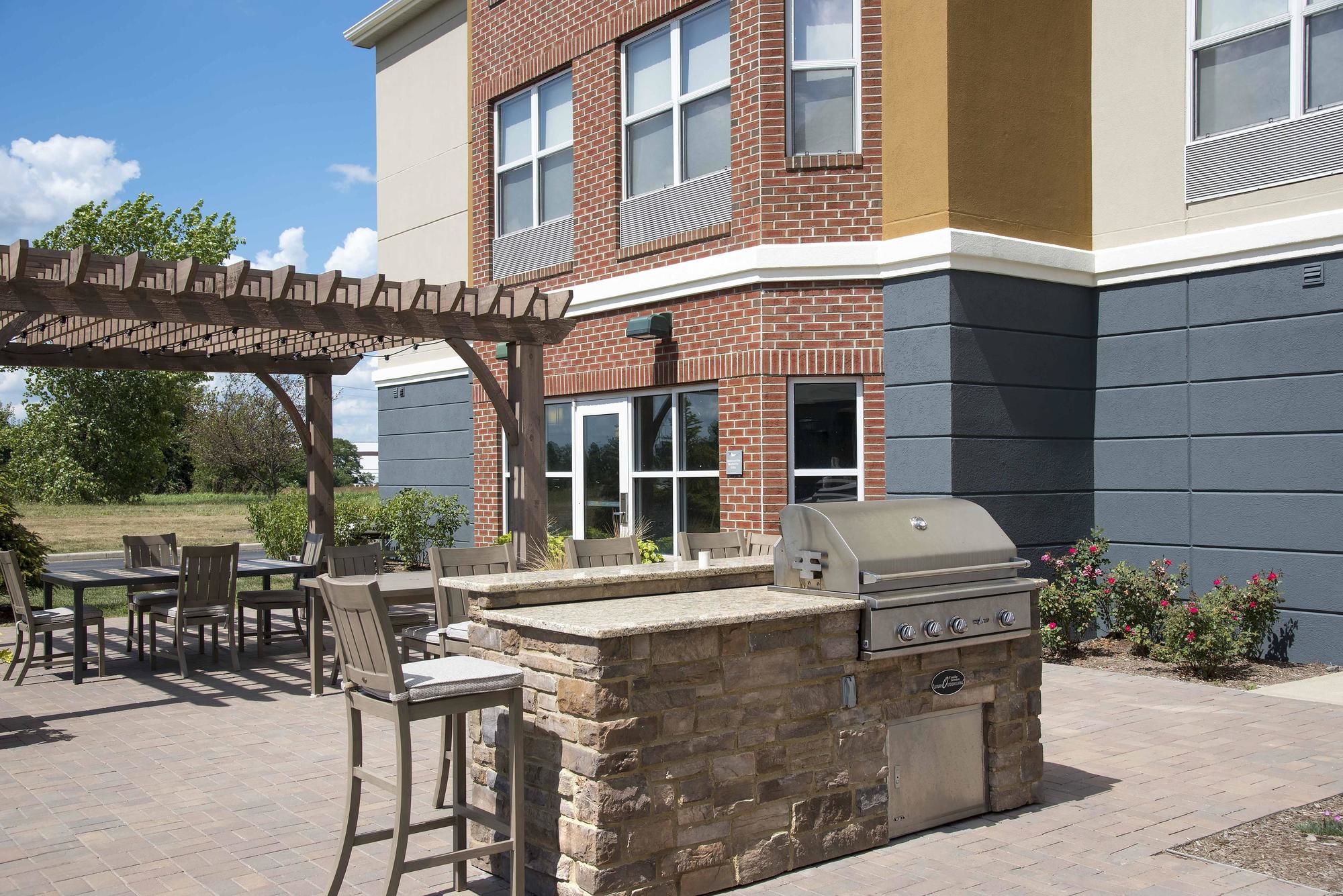Фото Homewood Suites by Hilton Indianapolis Airport Plainfield