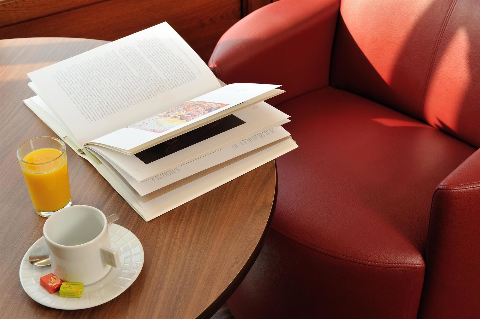 Фото Hotel Campanile Clermont Ferrand Le Brezet