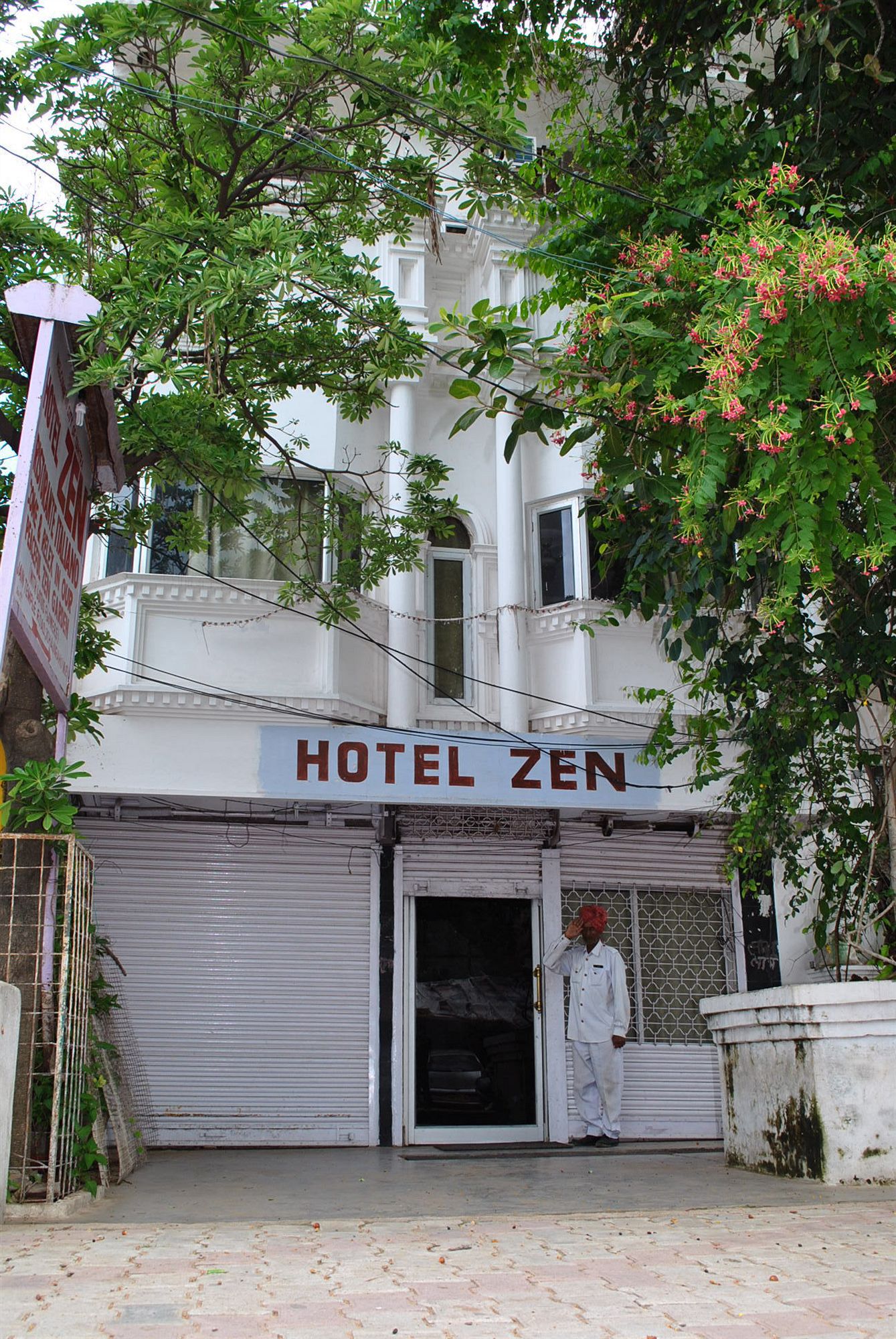 Фото Hotel Zen