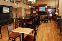 Фото Hampton Inn & Suites Charlotte Airport