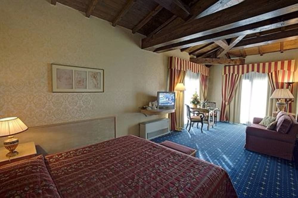 Фото Hotel Orologio