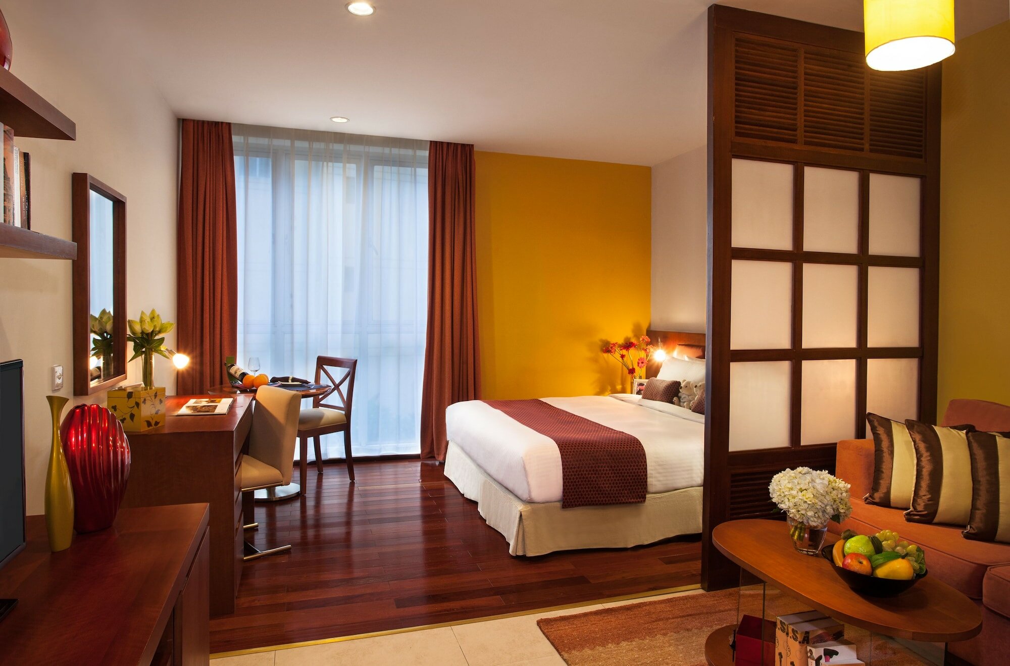 Фото Somerset West Lake Hanoi