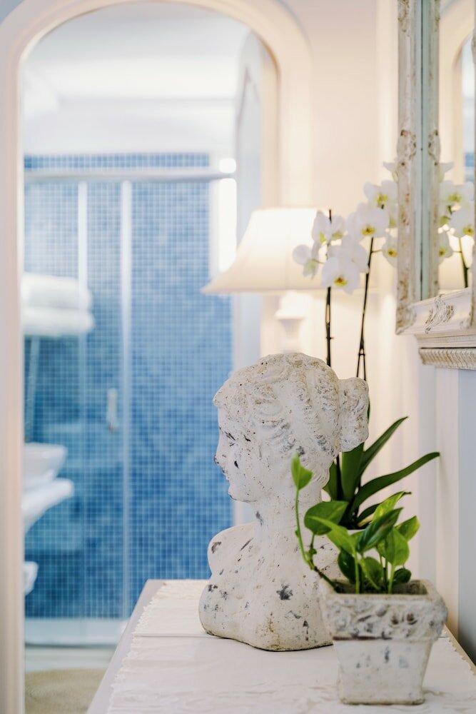 Фото Villa Mary Suites