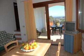 Фото Albergo Residenziale Li Troni