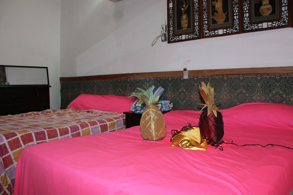 Фото Bachelor Inn Hotel