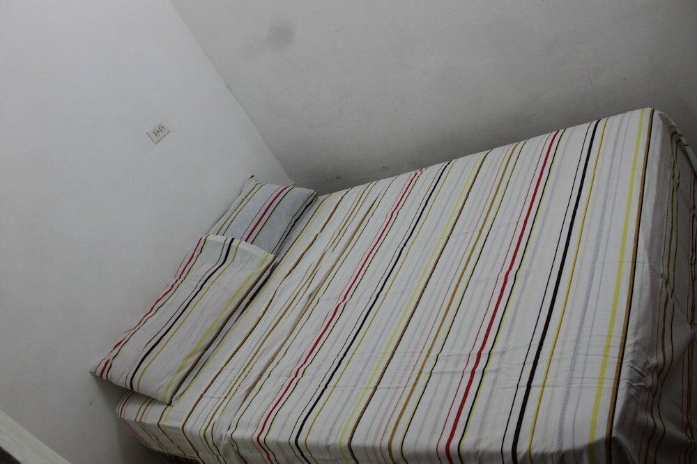 Фото Bachelor Inn Hotel