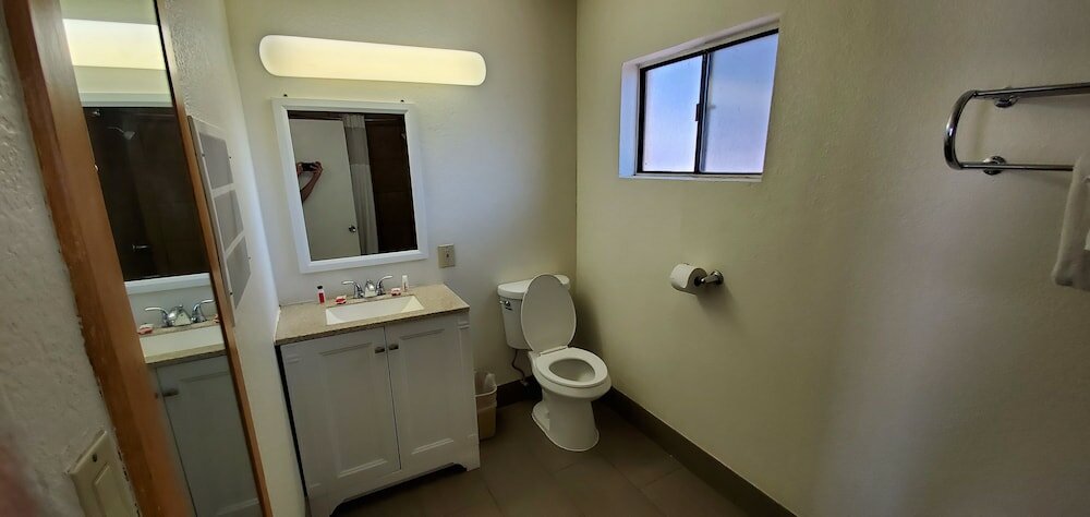 Фото The L Motel