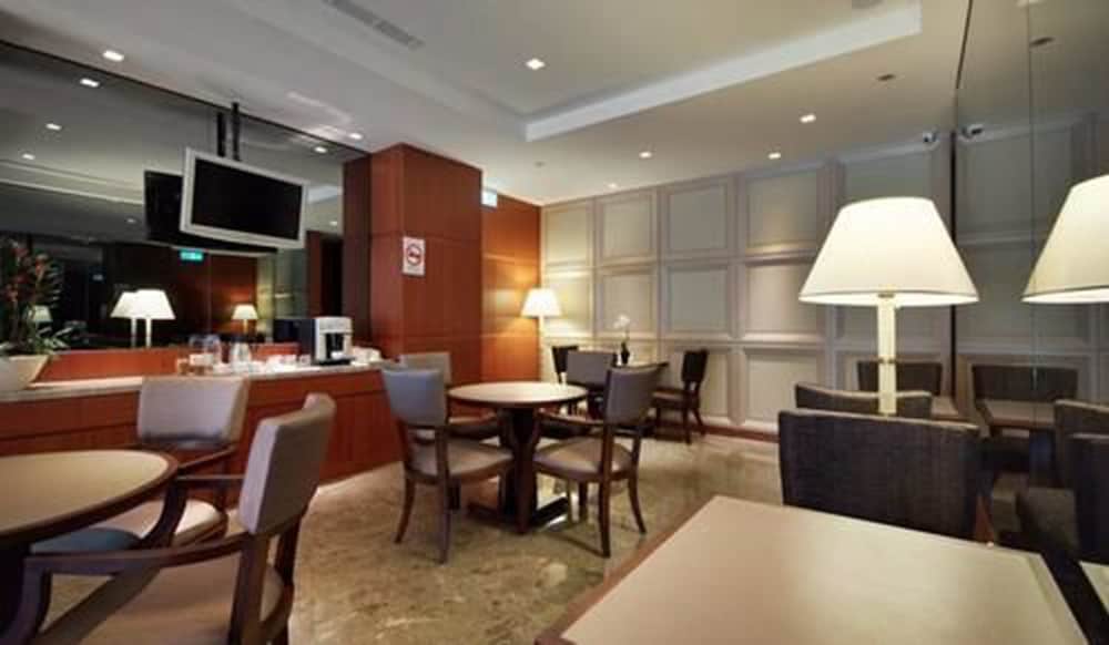 Фото Tokyo International Hotel