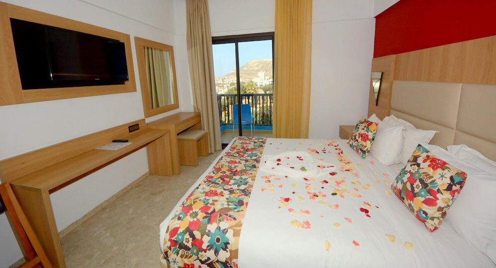 Фото Oasis Hotel & SPA