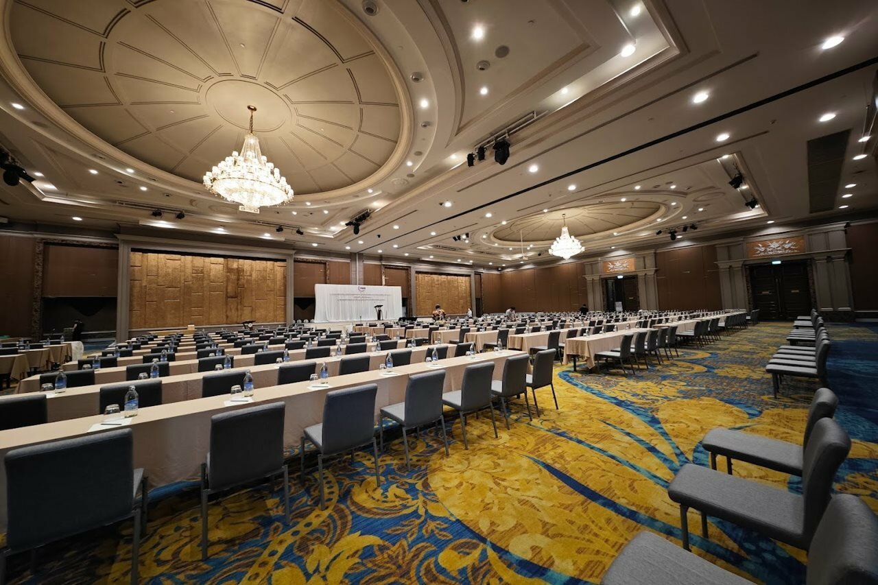 Фото The Berkeley Hotel Pratunam