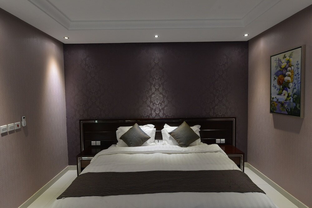 Фото La Fontaine Al Shorouq Suites