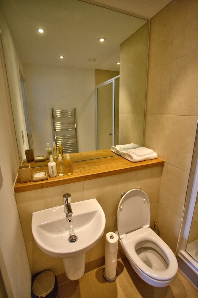 Фото Gateway Apartments