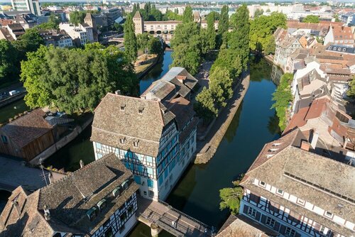 Внешний вид отеля Pavillon Regent Petite France в Страсбурге, фото 4