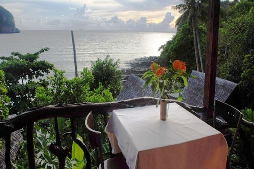 Фото Phi Phi Sunset Bay Resort