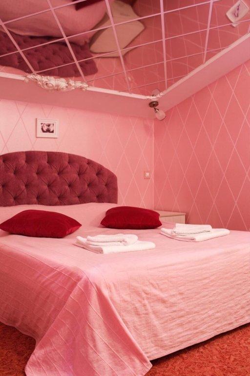 Фото Мини Отель на Сергиевской 13