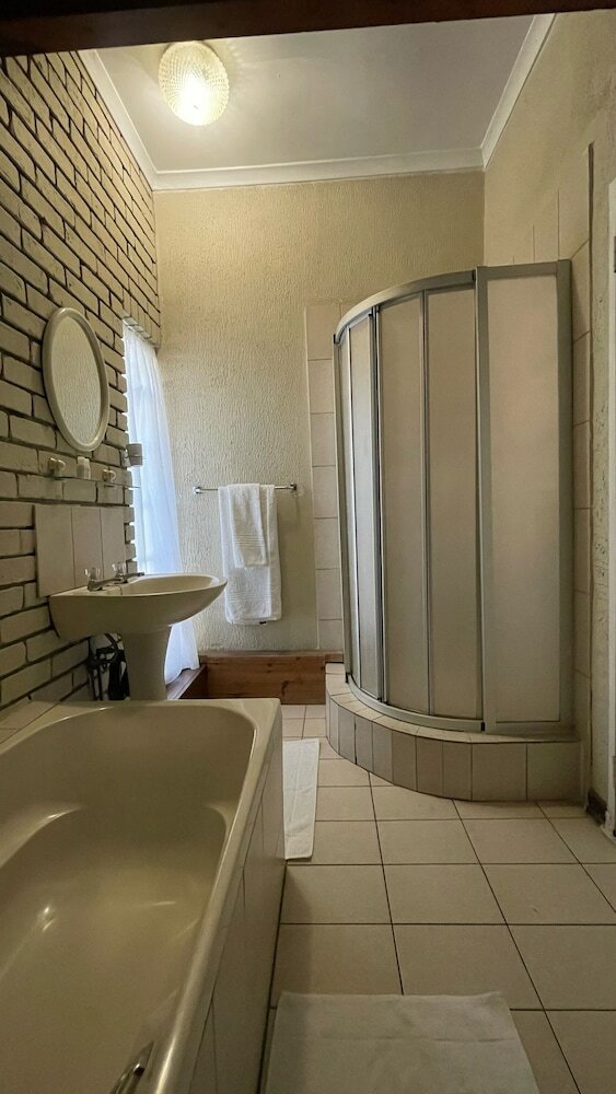 Фото 5 Crown Guest House