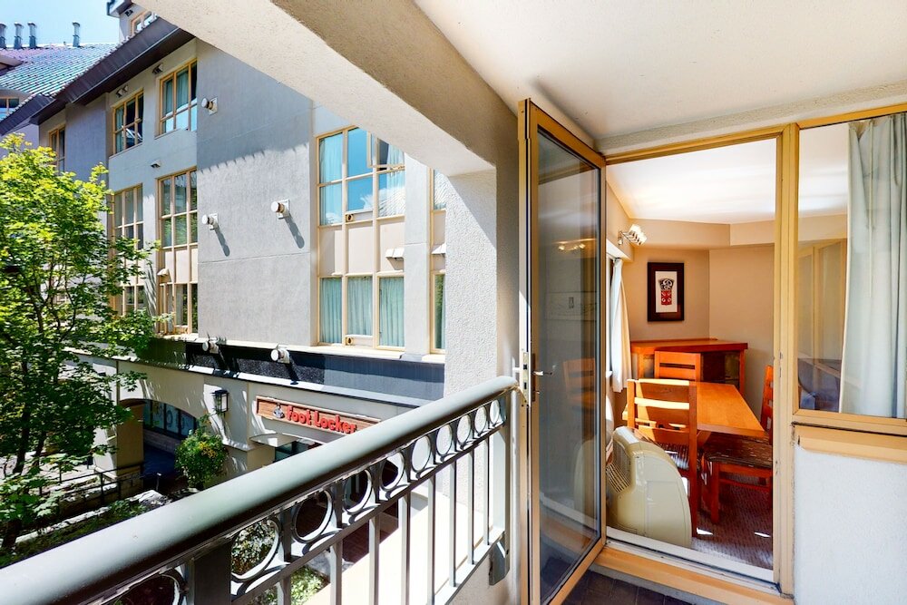 Фото Whistler Peak Lodge