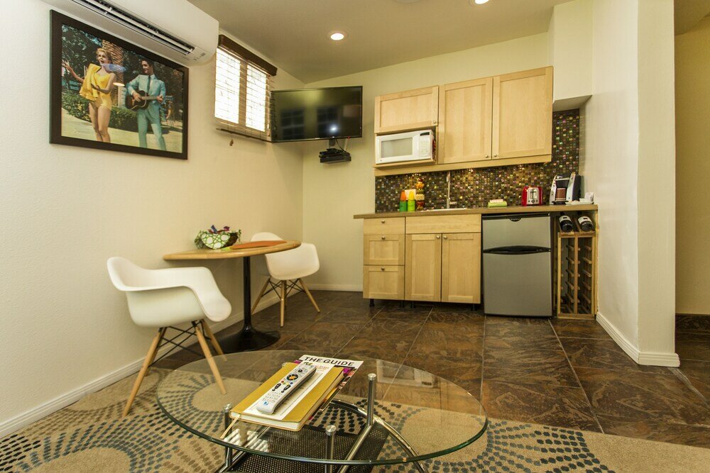 Фото Desert Riviera Hotel