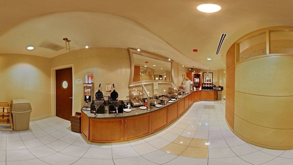 Фото SpringHill Suites by Marriott Lancaster