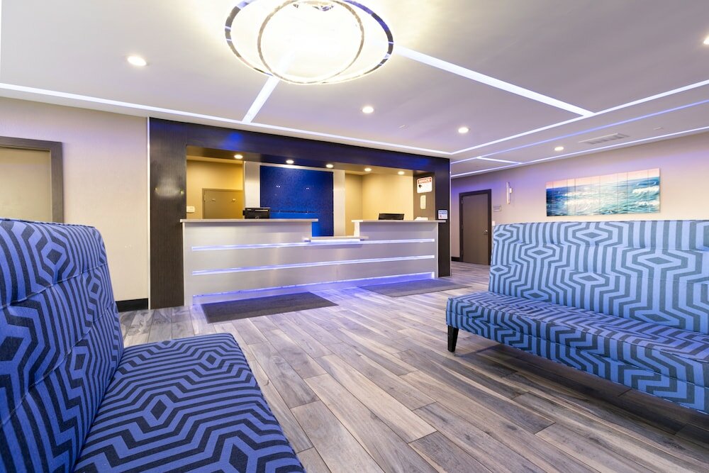 Фото SureStay Plus Hotel by Best Western Point Richmond