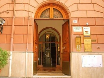 Фото Ludovisi Luxury Rooms