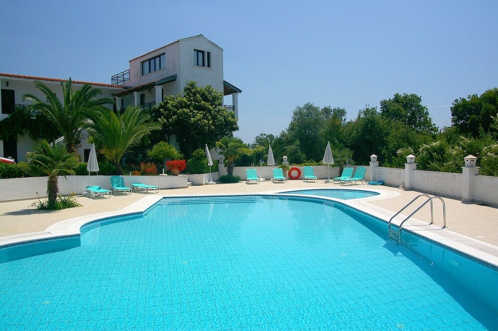 Фото Marialice Apartments